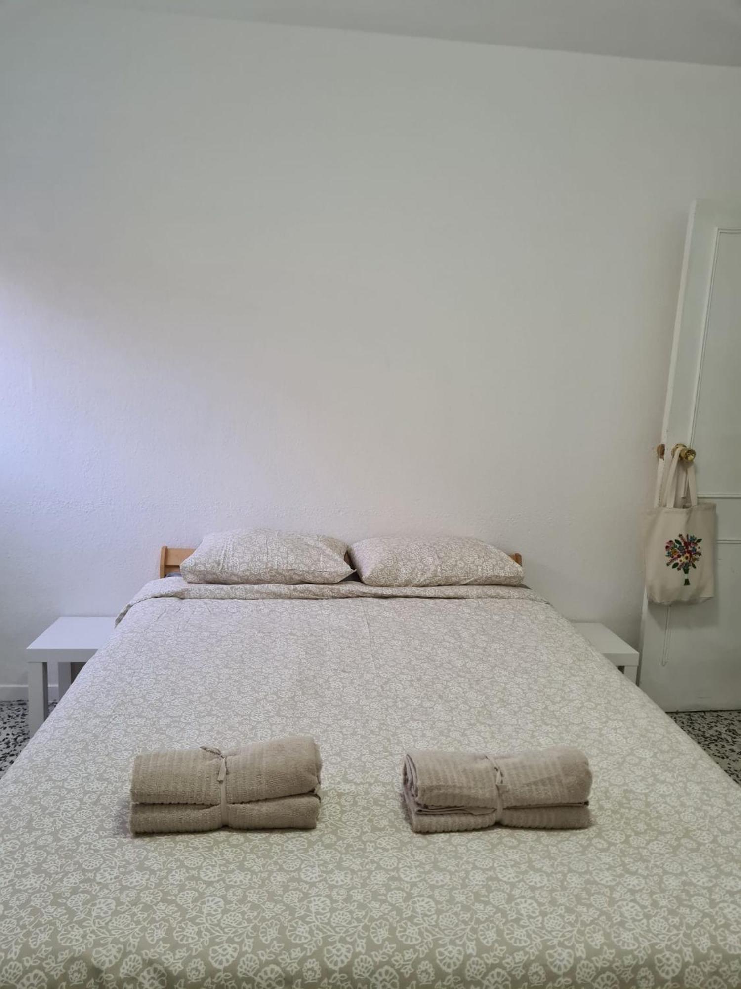 Eeb Private Room Habitacion Privada En Piso Compartido La Laguna  Exteriör bild